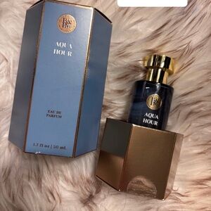 Aqua Hour Eau de Parfum with Gold and Blue Design